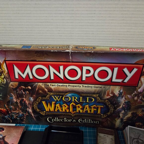 Monopoly Board Game Collector's Edition World of Warcraft READ DESCRIPTION - Picture 4 of 5